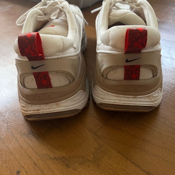 Nike Air Max Bliss Women's Sneakers - Ivory and Red - Picture 3 of 6